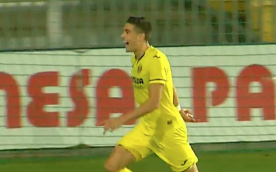 Espiau ha anat directe cap a la zona d'aficionats arlequinats | Villarreal TV